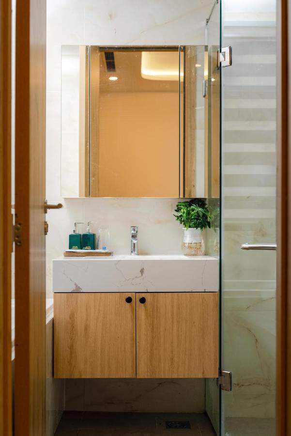 The Galaxy Home Doi Can Hotel And Apartment Ханой Екстериор снимка